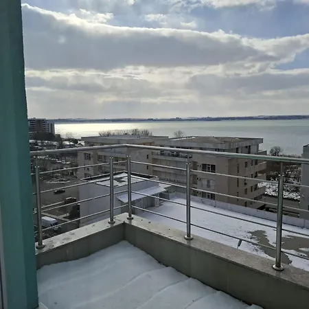 Apartamento Summerland Mamaia, La 30 M De Plaja, Splendida *